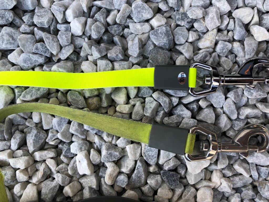 Die Enden einer neuen und einer mehrere Jahre gebrauchten Flexileine Giant Professional im Vergleich