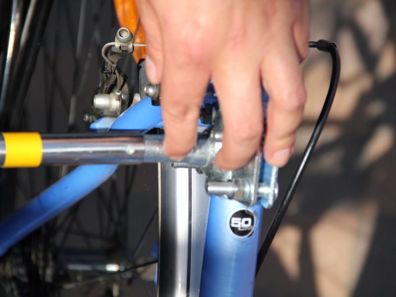 Montage Trixie Bike Set 11: so kann der Abstandhalter leicht wieder entfernt werden.