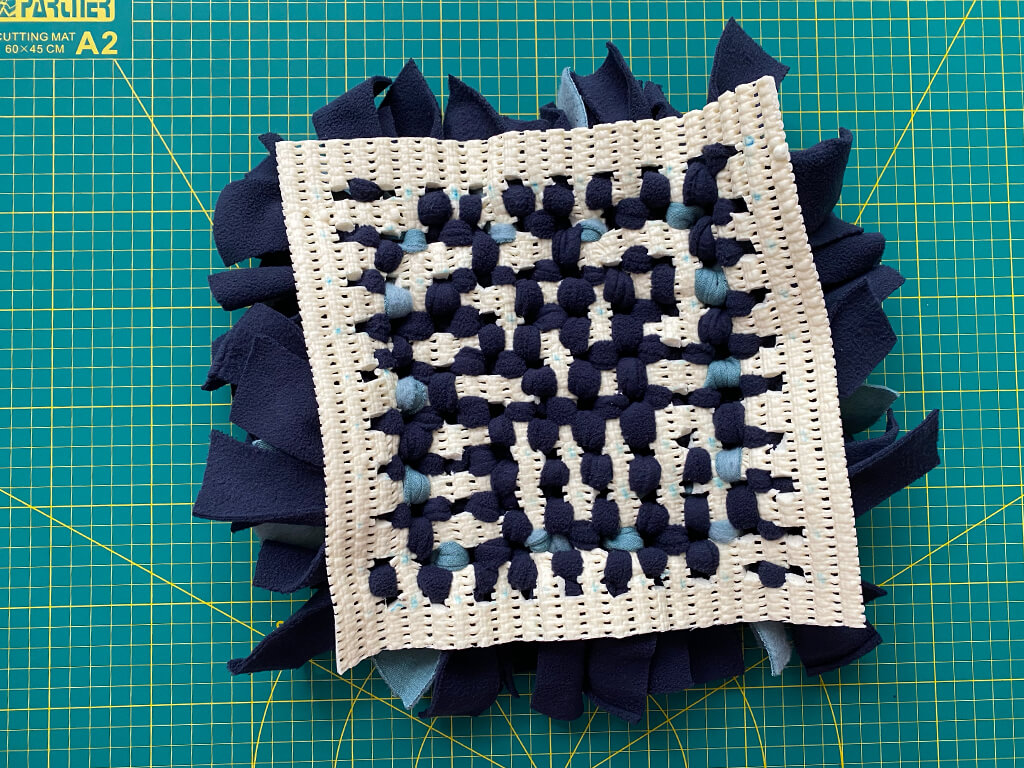 Unterseite von dem Schnüffelteppich