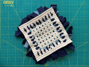 Unterseite der Gummimatte mit Stoffstreifen