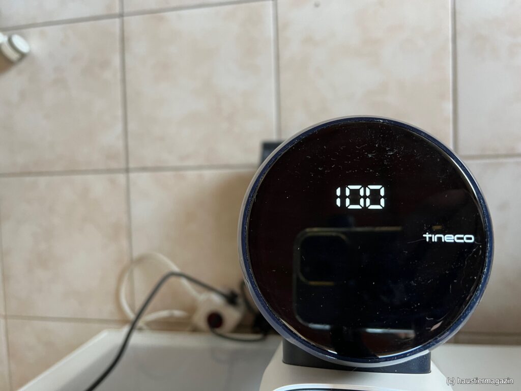 Nach einem ersten Aufladen, kannst Du direkt loslegen.